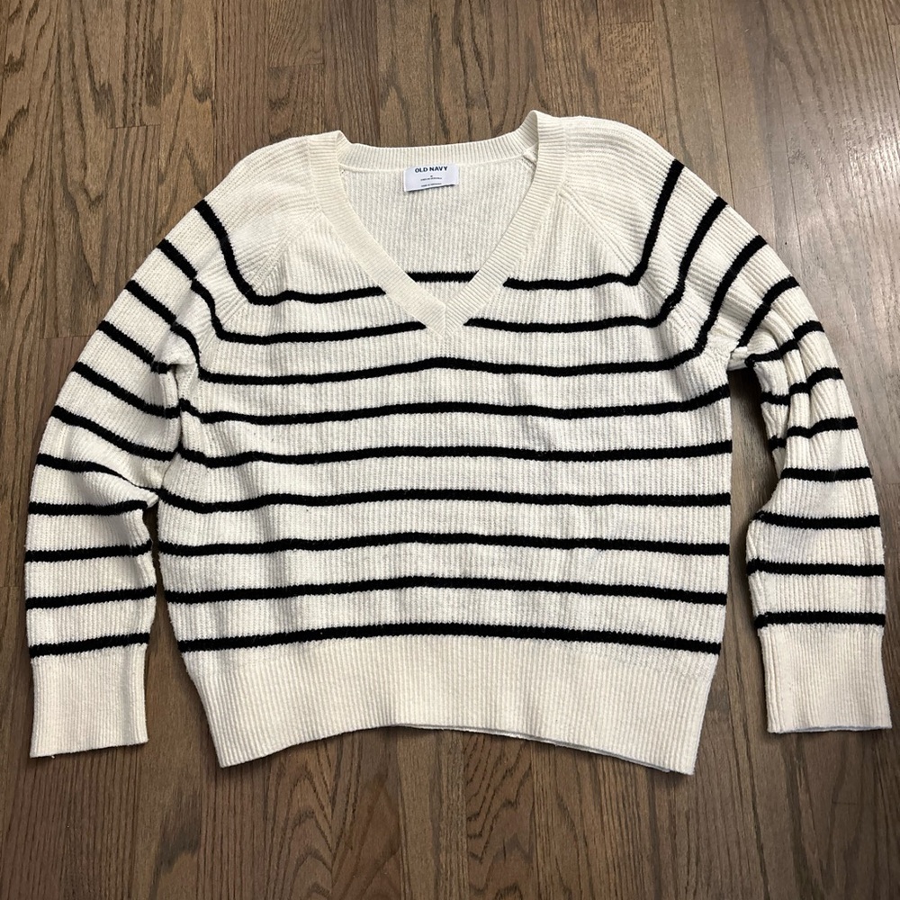 Old Navy Black and White Striped V-Neck Sweater ~ Super Soft!